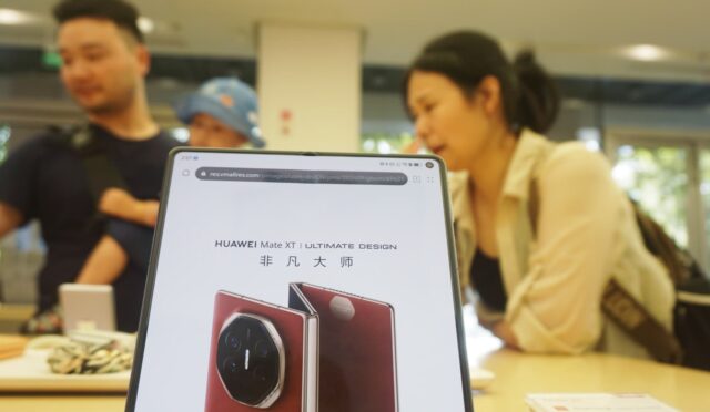 66deafabc5c5056441af466f_108030753-1725843507449-gettyimages-2170141927-HUAWEI_Triple-foldable_Mobile_Phone_Booking