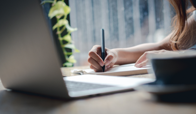 67346cfeafda7cecf8450d2f_notebook-getty