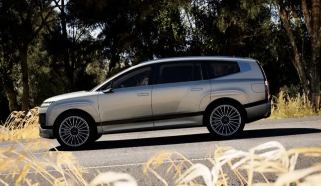 673efc1b47920bc71ed506eb_hyundai-ioniq9-side