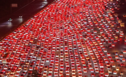 68ecb9041a0a43eaeb6bbcf1_drivers-merge-onto-expressway-lanes-1029678251
