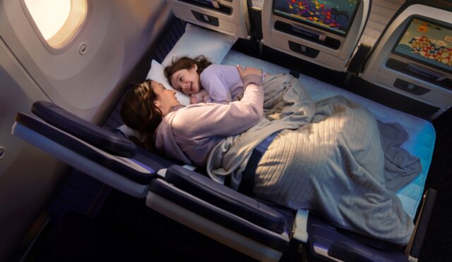 United Airlines  Relax Row