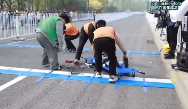 hilarious-moment-marathon-running-robot-1074137890