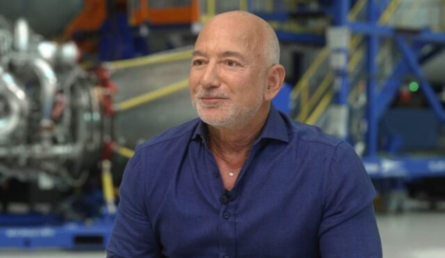 108309683-1779279415451-JeffBezos5