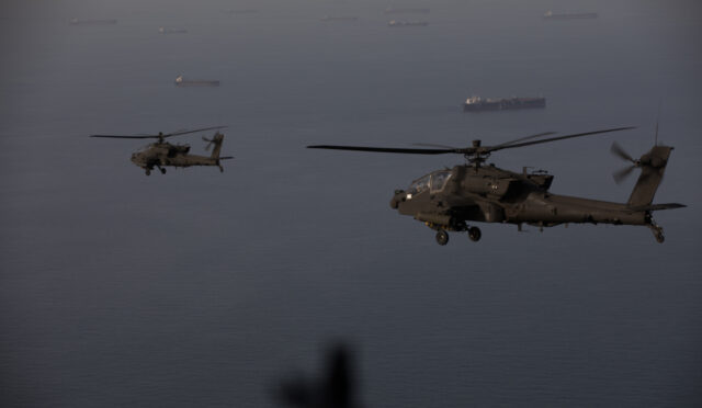 Apache-helicopters-Strait-of-Hormuz
