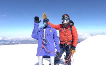 Thumbnails-Robot-summits-mountain