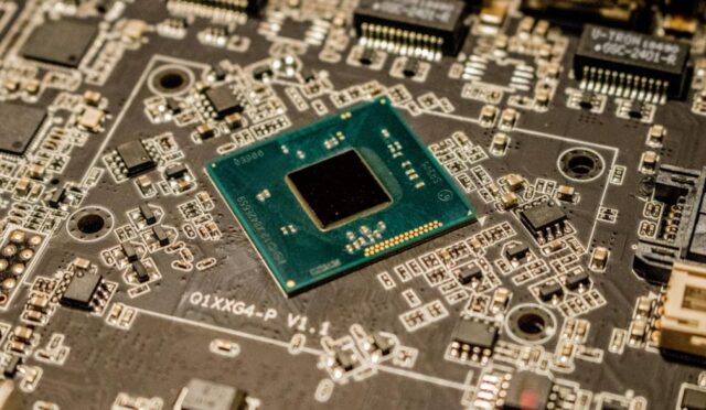 jeremy-waterhouse-semiconductor-chip-1280x720