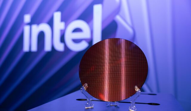 Intel-18A-P-Wafer-scaled