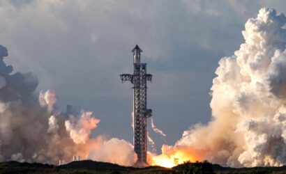 2d1d62c7-8474-47a6-9409-5bfcbb5c644f-afp-20260928-c9k78k4-v1-midres-firstorbitalflightplannedforspacexsstarshipfligh