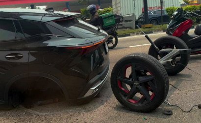 Chery SUV rear axle broken off AEON Tebrau